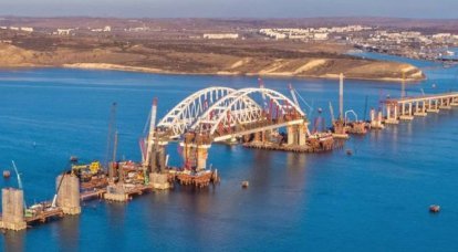 Крымский мост: триумфальная арка