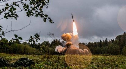 إطلاق صاروخ كروز من مجمع إسكندر- K خلال تمرين زاباد 2017