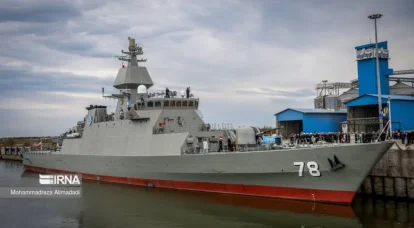 Die iranische Marine empfängt den Zerstörer Deilaman