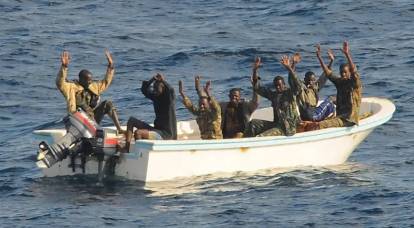 Hint ordusu, Umman Denizi'ndeki İranlı bir balıkçı teknesini Somalili korsanların elinden geri aldı