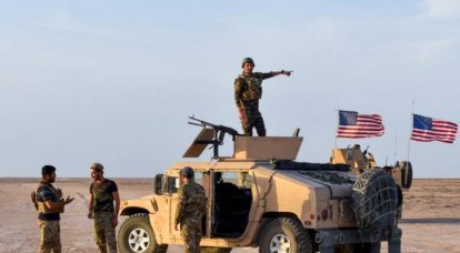 Militantes do EI libertados de prisões curdas transportados para uma base militar dos EUA no nordeste da Síria