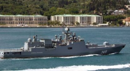 Фрегат "Адмирал Григорович" вернулся в Севастополь из Средиземного моря