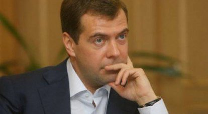 Медведев наказал руководство ВМФ России за пожар на авиабазе