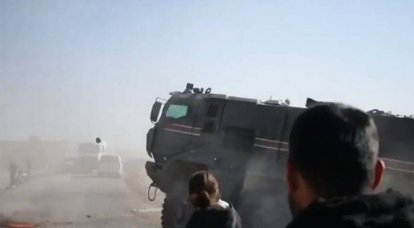 Die Kurden sagten, der Panzerwagen der „russisch-türkischen Patrouille“ sei angeblich mit einem Anwohner zusammengefahren