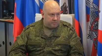 Uzmanlar, NMD komutanı Sergei Surovikin ile özel operasyonun seyri hakkında bir röportajı tartışıyorlar