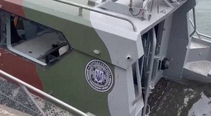 Erbeutete ukrainische Boote werden auf dem Army-2022-Forum gezeigt