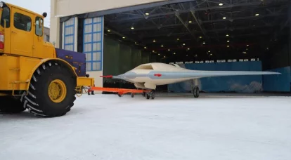 नए परीक्षणों से पहले UAV S-70 "ओखोटनिक"
