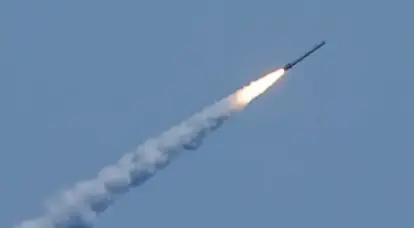 « La défense aérienne ukrainienne n’y fera pas face » : les renseignements occidentaux mettent en garde Kiev contre un grand nombre de missiles en Russie