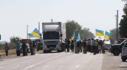 Poroshenko: 봉쇄는 크리미아 주민들이 키예프의 "날개 아래"로 돌아가는 데 도움이 될 것입니다.