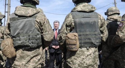 Порошенко рассказал о переброске украинских десантников "на восток"