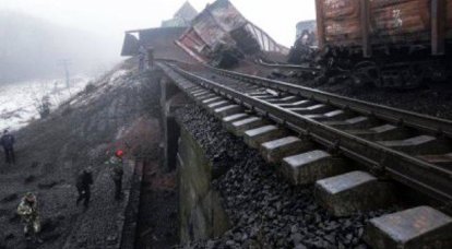 В Луганской области от взрыва сошел с рельсов товарный поезд с углём