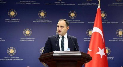 터키 외무부: 아랍 세계는 데쉬와의 싸움에서 터키의 "단단하고 무관심한 노력"에 대한 이해 부족을 보여주었습니다.
