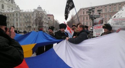 점점 더 많은 우크라이나 인들이 크리미아에서 러시아 흑해 함대의 체류를 반대하고 있으며, EU와 나토