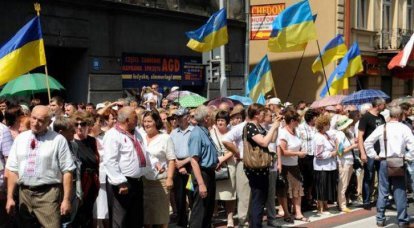 ウクライナ人はポーランドで殴打され、 "Sich Riflemenを記念して"行進を組織した。