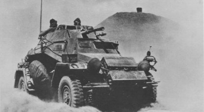 İkinci Dünya Savaşı'nın tekerlekli zırhlı araçları. 4’in bir parçası. Alman zırhlı otomobilleri Sd.Kfz. 221 ve Sd.Kfz. 222