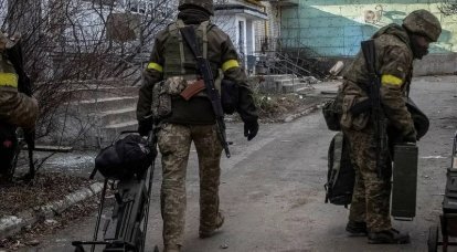 Представитель НМ ЛНР: Украинские военные спешно покидают свои позиции в Соледаре
