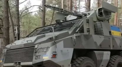 La voiture blindée Mbombe 6 d'Afrique du Sud est offerte aux forces armées ukrainiennes