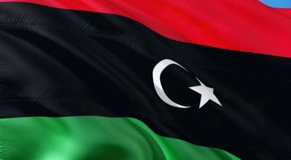 リビア国軍の最高司令官はトリポリに到着し、内戦を終わらせるための合同軍事委員会の会合に出席した