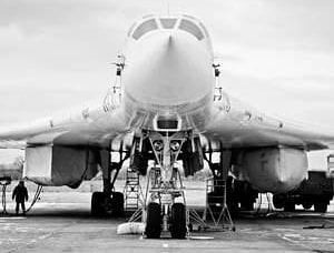 O bombardeiro Tu-160 pode se transformar em um caça