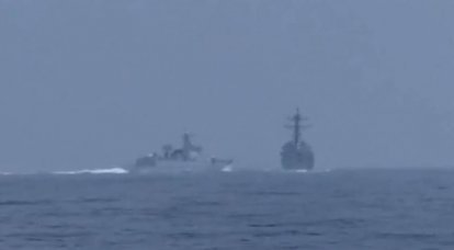 Il cacciatorpediniere cinese cerca di intercettare una nave da guerra statunitense nello stretto di Taiwan