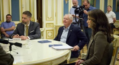 لیندسی گراهام، سناتور آمریکایی که از کیف بازدید کرد، از "سرمایه گذاری های موفق" در اوکراین خبر داد: "این منجر به مرگ روس ها می شود".