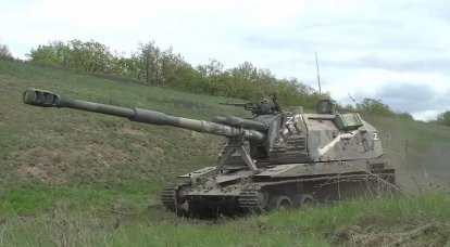Il lavoro dell'artiglieria russa sull'avanzata dei veicoli corazzati nemici nella direzione di Kherson è stato filmato