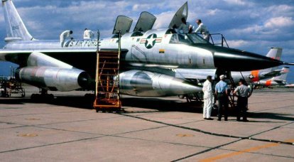 B-58A Hustler bombardıman uçağı: park yerinde bile tehlikeli