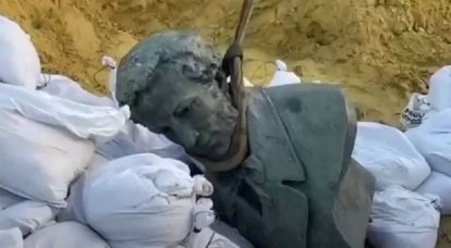 В Черновцах разрушили последний памятник Пушкину