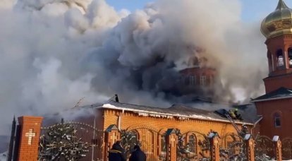 Националисты поджигают православные храмы на Украине