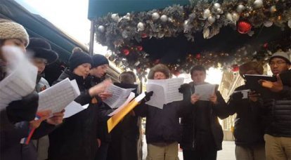 Простые американцы спели гимн РФ в Нью-Йорке в память о жертвах крушения Ту-154