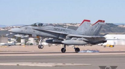 F/A-18 Hornet 항공기 XNUMX대가 캘리포니아 상공에서 충돌