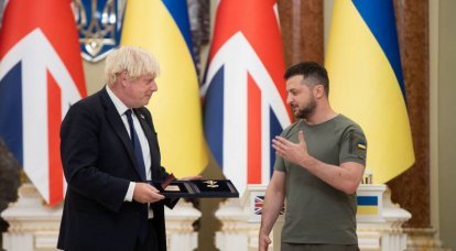 Зеленский наградил Джонсона высшим орденом для иностранцев за «преданную поддержку независимости Украины»