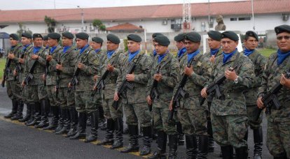 Armée, aviation et flotte de l'Équateur. Quelles sont les forces armées d'un pays d'Amérique latine