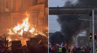 Fransa şehirlerinde barikatlar oluştu, belediye binaları ve vilayet binaları yanıyor