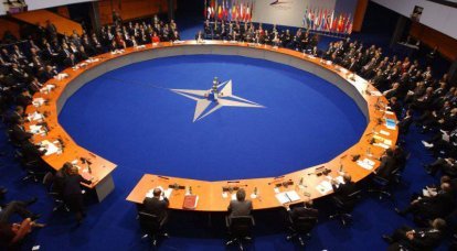 통제 불능의 NATO Alliance를 해산 할 때입니다 (Global Research, Canada).
