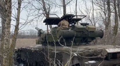 Ρωσικά πληρώματα αρμάτων μάχης κατέστρεψαν προπύργιο των Ουκρανικών Ενόπλων Δυνάμεων στην κατεύθυνση του Κουπιάνσκ με πυρά από κλειστή θέση.