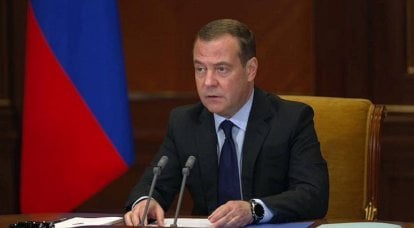 Medvedev aos países ocidentais: não há necessidade de nos assustar com a conversa sobre um ataque da OTAN na Crimeia