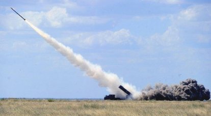 クリミア半島で発射ミサイル - キエフの頭の中でショット