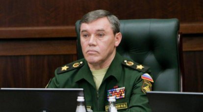 Gerasimov: 전략 미사일 부대의 2016개 연대와 같은 수의 대공 연대가 XNUMX년에 새로운 시스템으로 재장착될 것입니다.