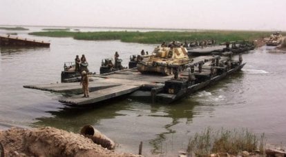川や海を通って。 現代のイギリス陸軍のポンツーン装備