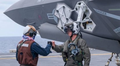 ВМС США медлят с покупкой раскритикованной Трампом катапульты для авианосца
