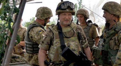 Turtschinow: Das Gehaltsniveau der Streitkräfte der Ukraine muss auf das NATO-Niveau gebracht werden