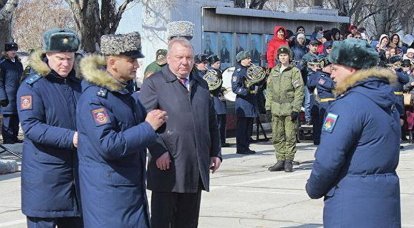Убитый Тымчуком в Сирии полковник Омаров вручил награды бойцам в Тольятти