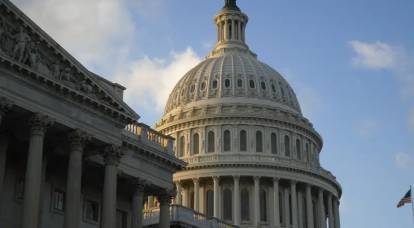 Белый дом больше не будет запрашивать у Конгресса США дополнительную финансовую помощь Украине