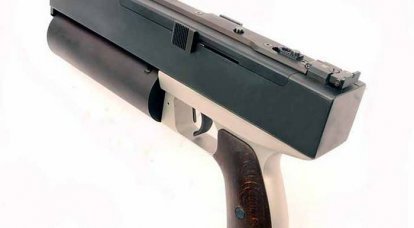 Húngaro Micro-Uzi. Pistola Robert Veress