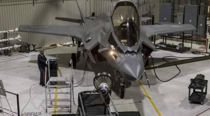 O F-35 poderá reabastecer no ar à noite sem cegar os pilotos