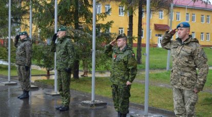 Canadian military acts as "mentors" during "exercises" in the Lviv region