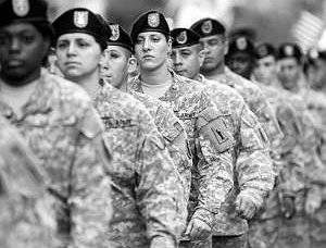 미국 장군들은 자국 군대의 약점에 대해 헛되이 불평합니다.