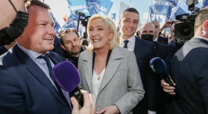 Претендующая на пост президента Франции Марин Ле Пен пообещала выход страны из НАТО