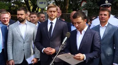Dalla Polonia Zelensky ha messo in guardia contro la minaccia di "cuccette" a Poroshenko